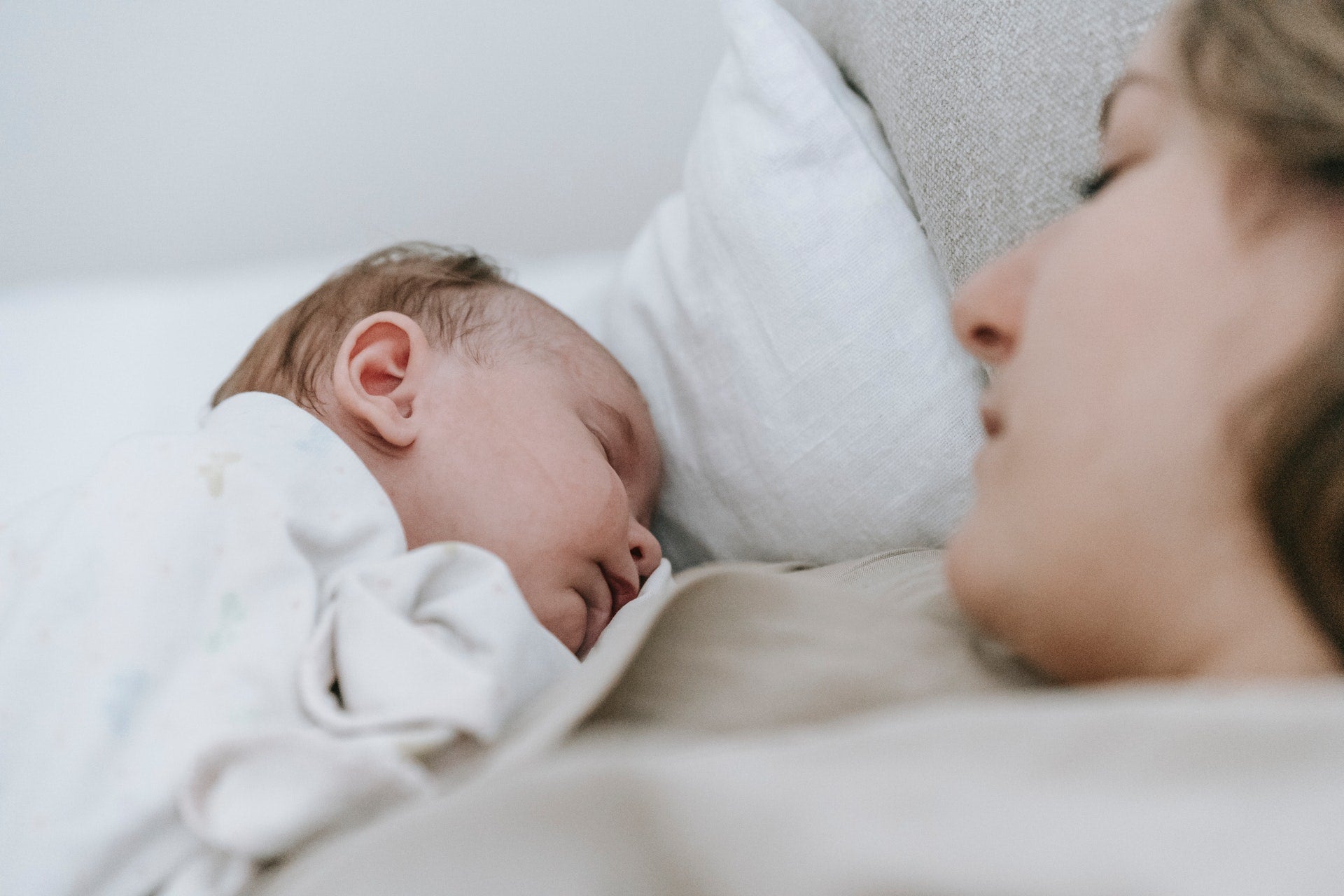 Does Rocking Your Baby to Sleep Help?